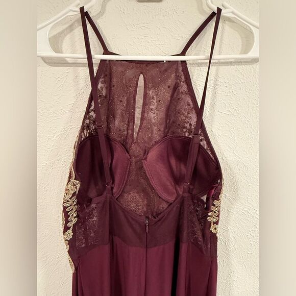 Blondie Nites Burgundy Formal Gown Beaded Halter Side Slit Open Back Dress - Picture 7 of 9